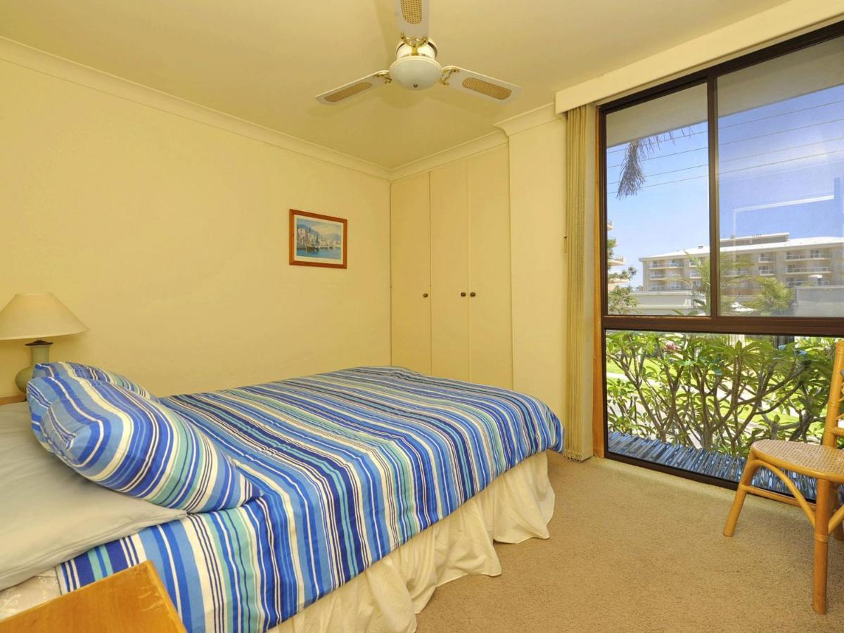 The Crest Unit 1 6 8 Tomaree Road * Shoal Bay