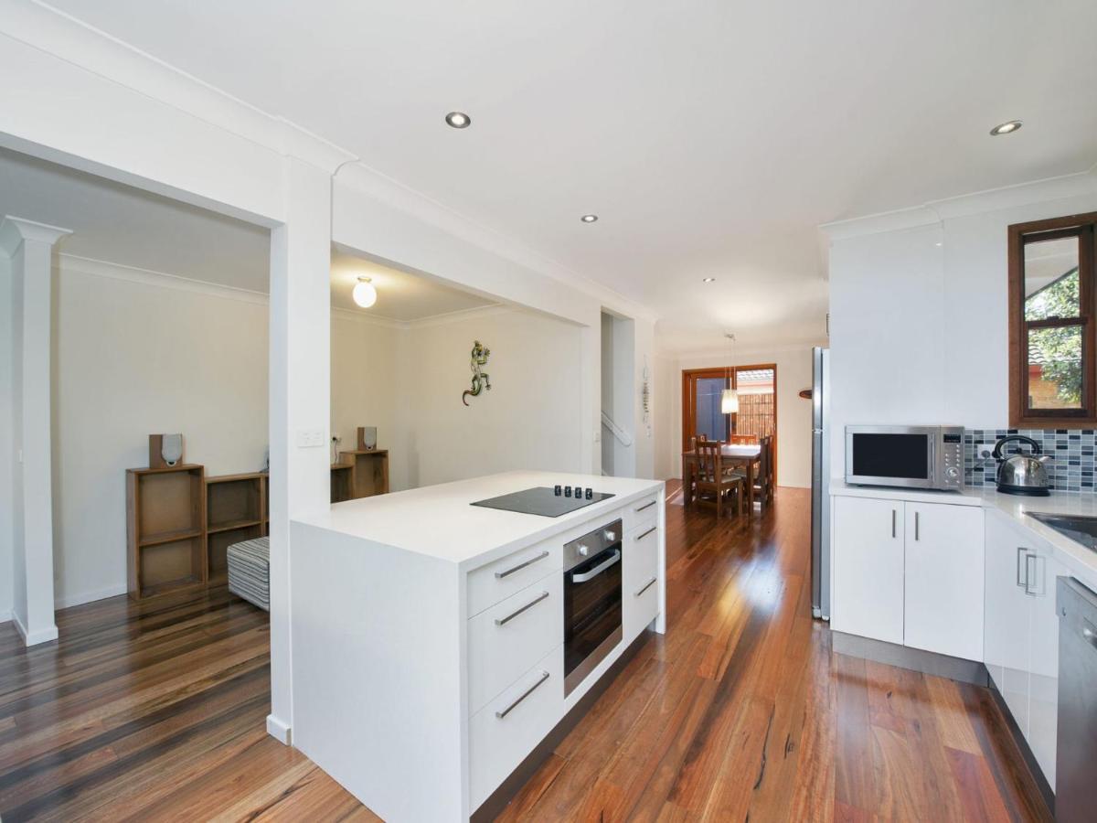 Holiday home Barefoot House 24 Essendene Road Shoal Bay