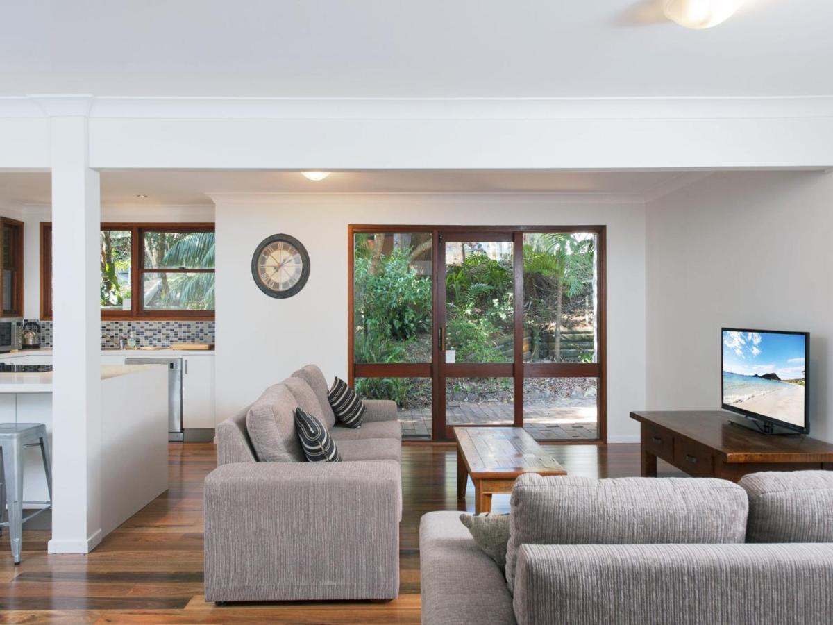 Barefoot House 24 Essendene Road * Shoal Bay