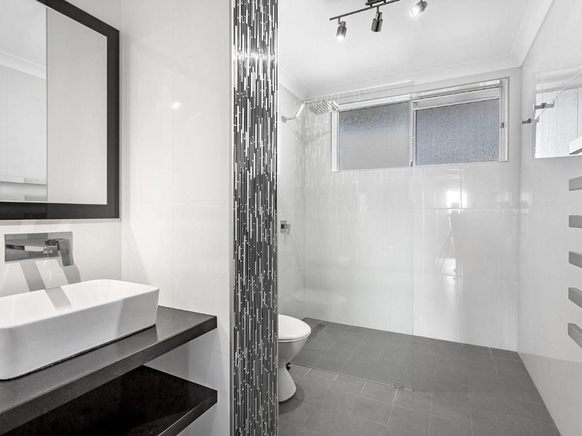 Sundeck Unit 8 51 Ronald Avenue Apartment