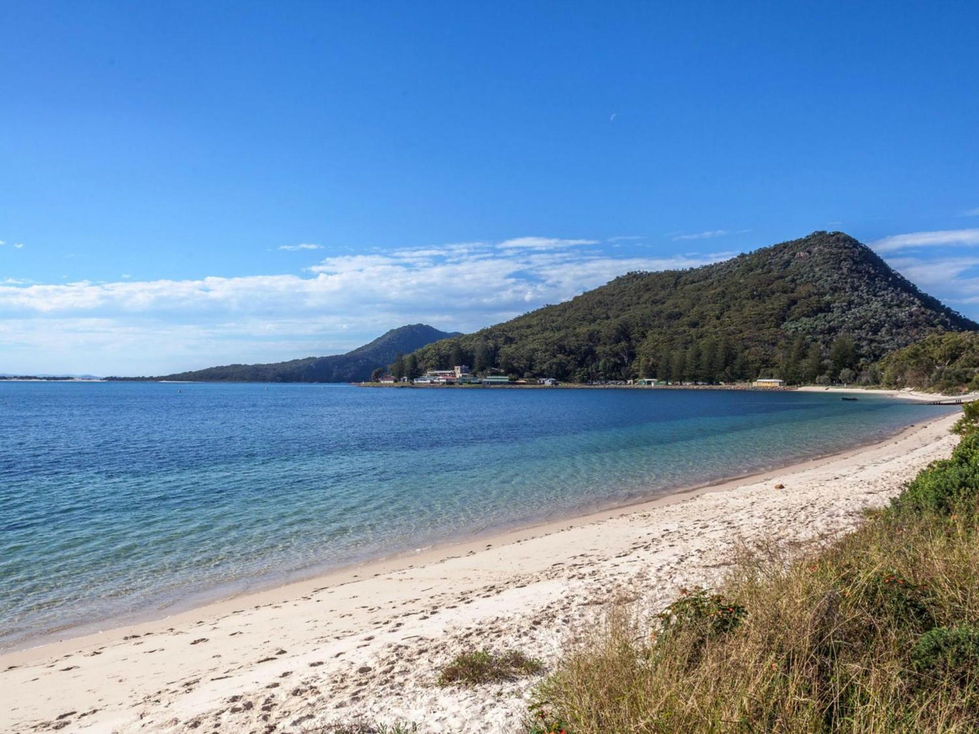 Castaways Unit 1 17 Road Shoal Bay
