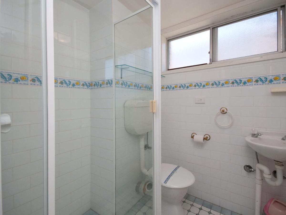 Apartment Castaways Unit 4 17 Road *