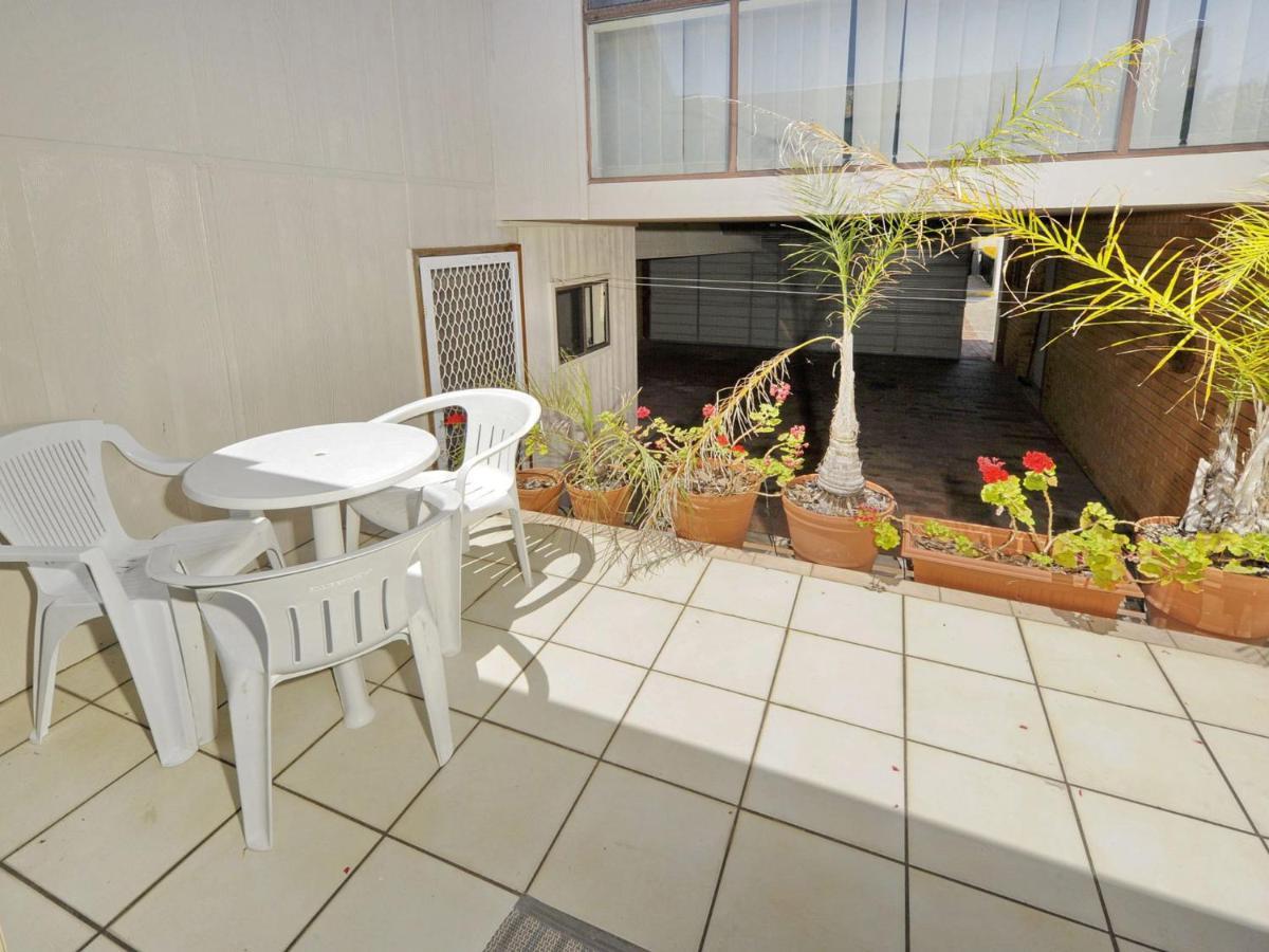 Holiday home The Crest Unit 1 6 8 Tomaree Road