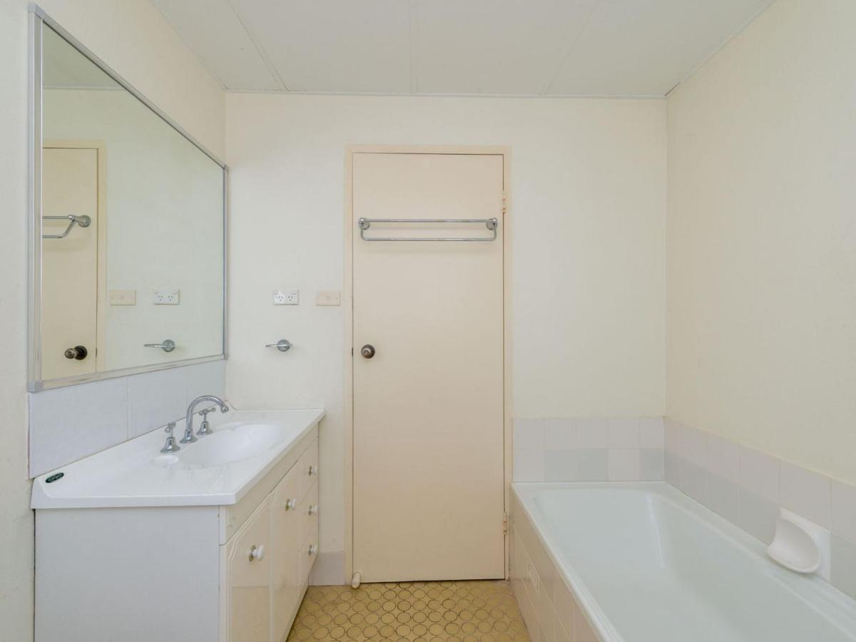 Del Rae Unit 8 25 Road *