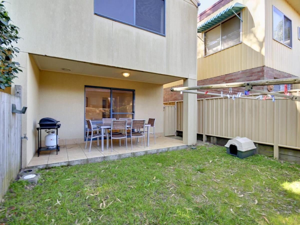 Messines Street, Starfish Lodge, Unit 1, 1a Shoal Bay
