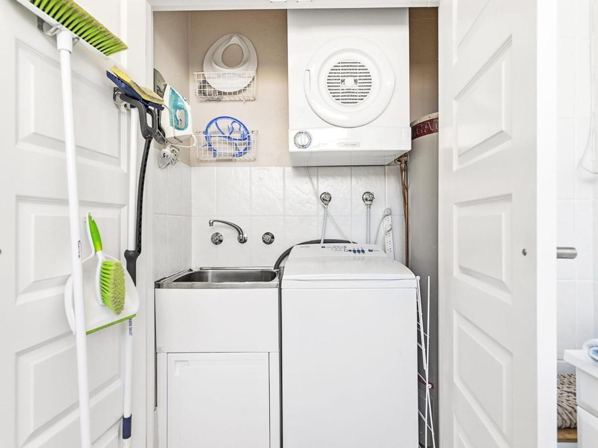 Ronald Ave, Bahia, Unit 02, 47 Apartment