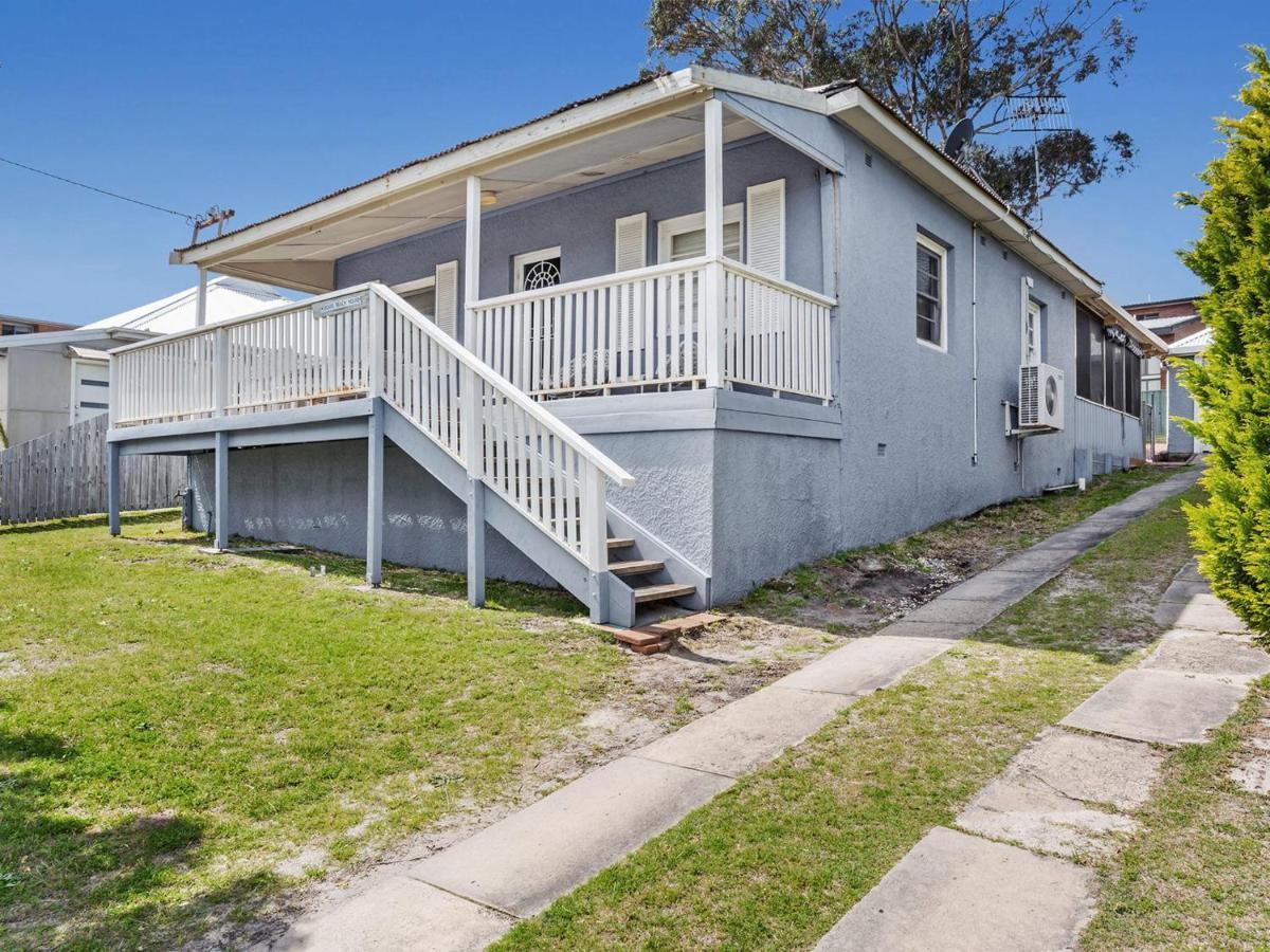 Holiday home Oscars Pet Friendly House 14 Tomaree Road Shoal Bay
