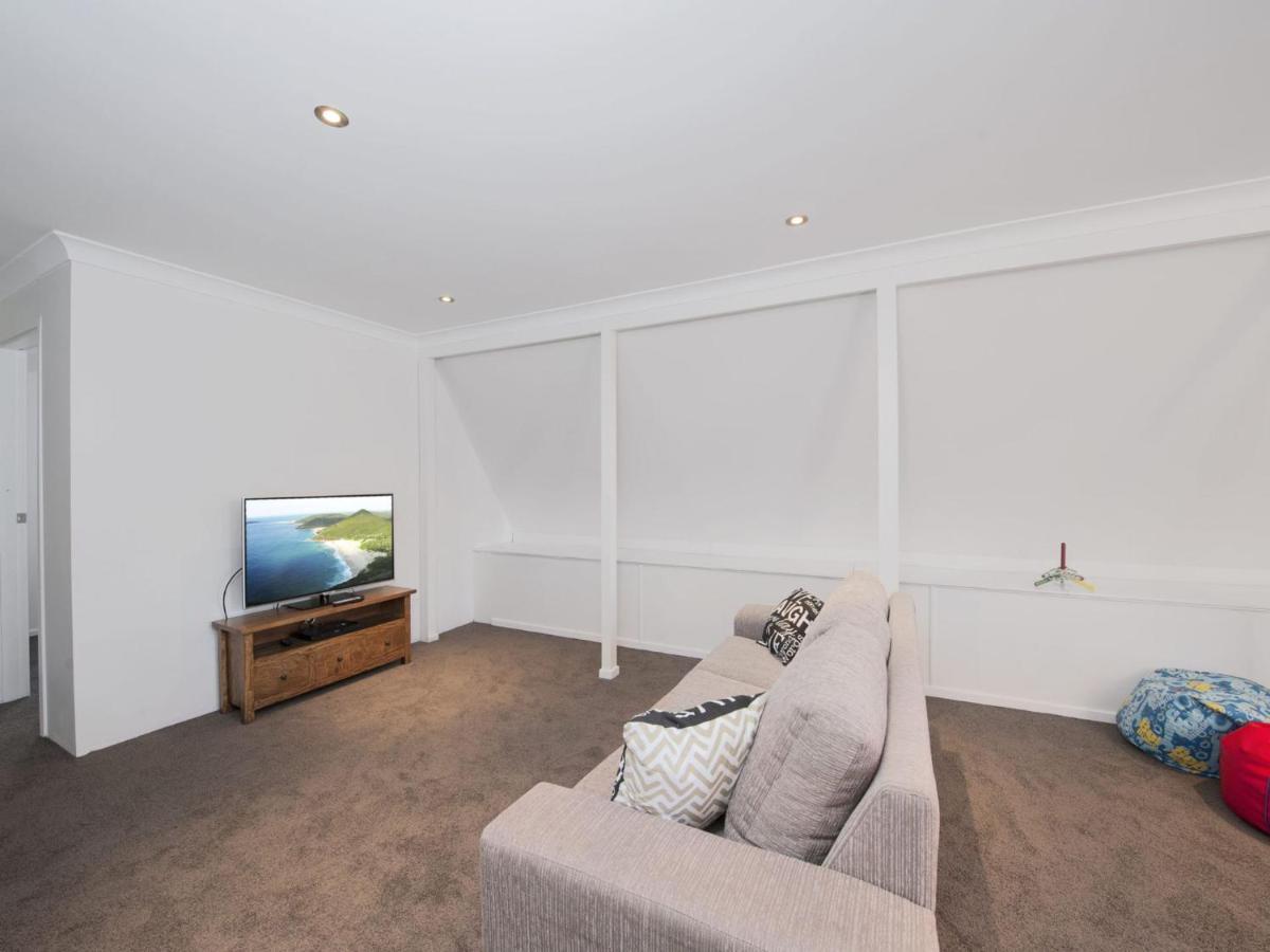 Holiday home Barefoot House 24 Essendene Road Shoal Bay
