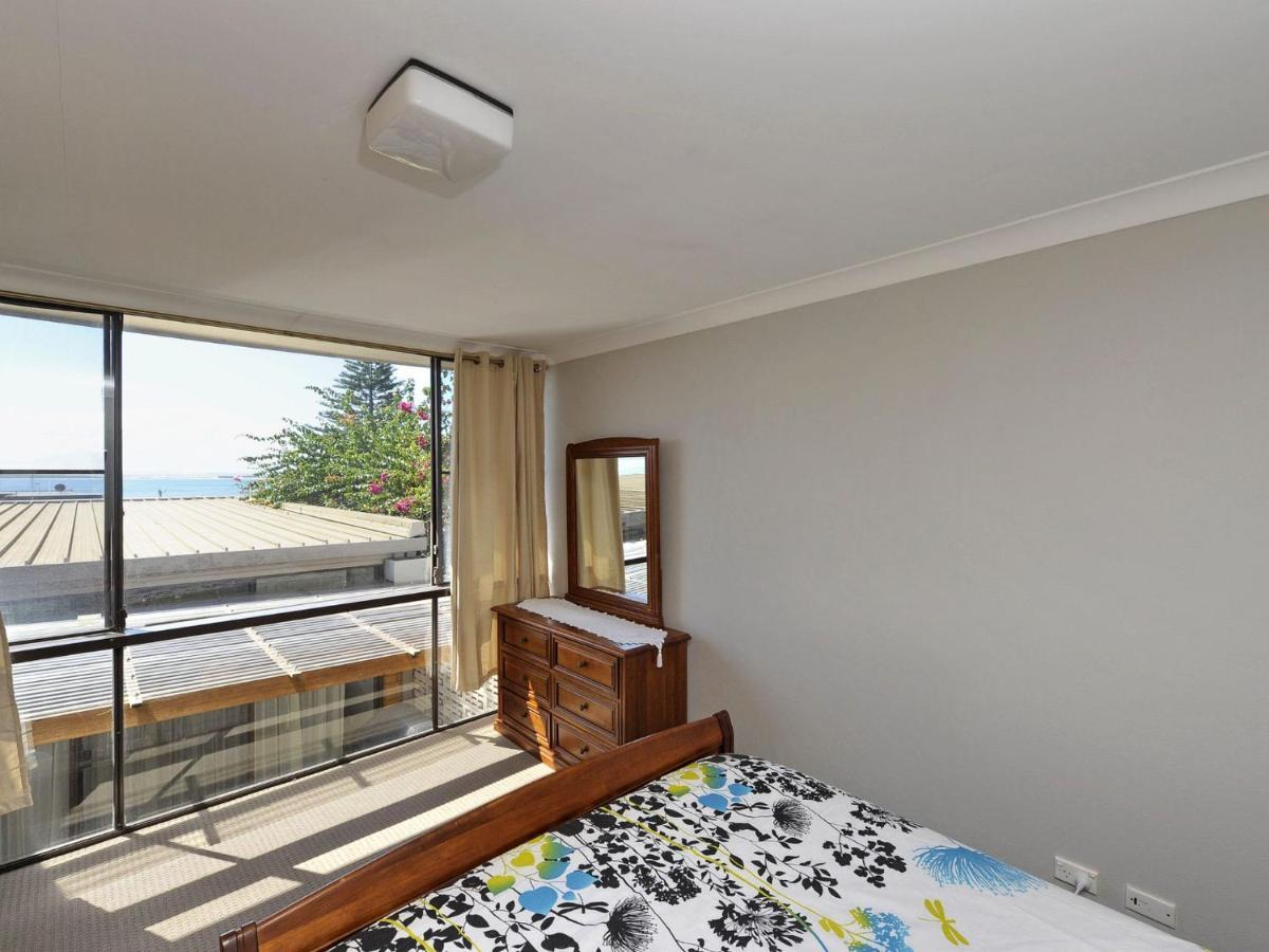The Crest Unit 5 6 8 Tomaree Road Apartment Shoal Bay
