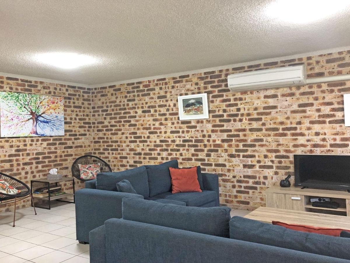 Bay Parklands 23 Located At Little With Air Con Pool And Tennis Court