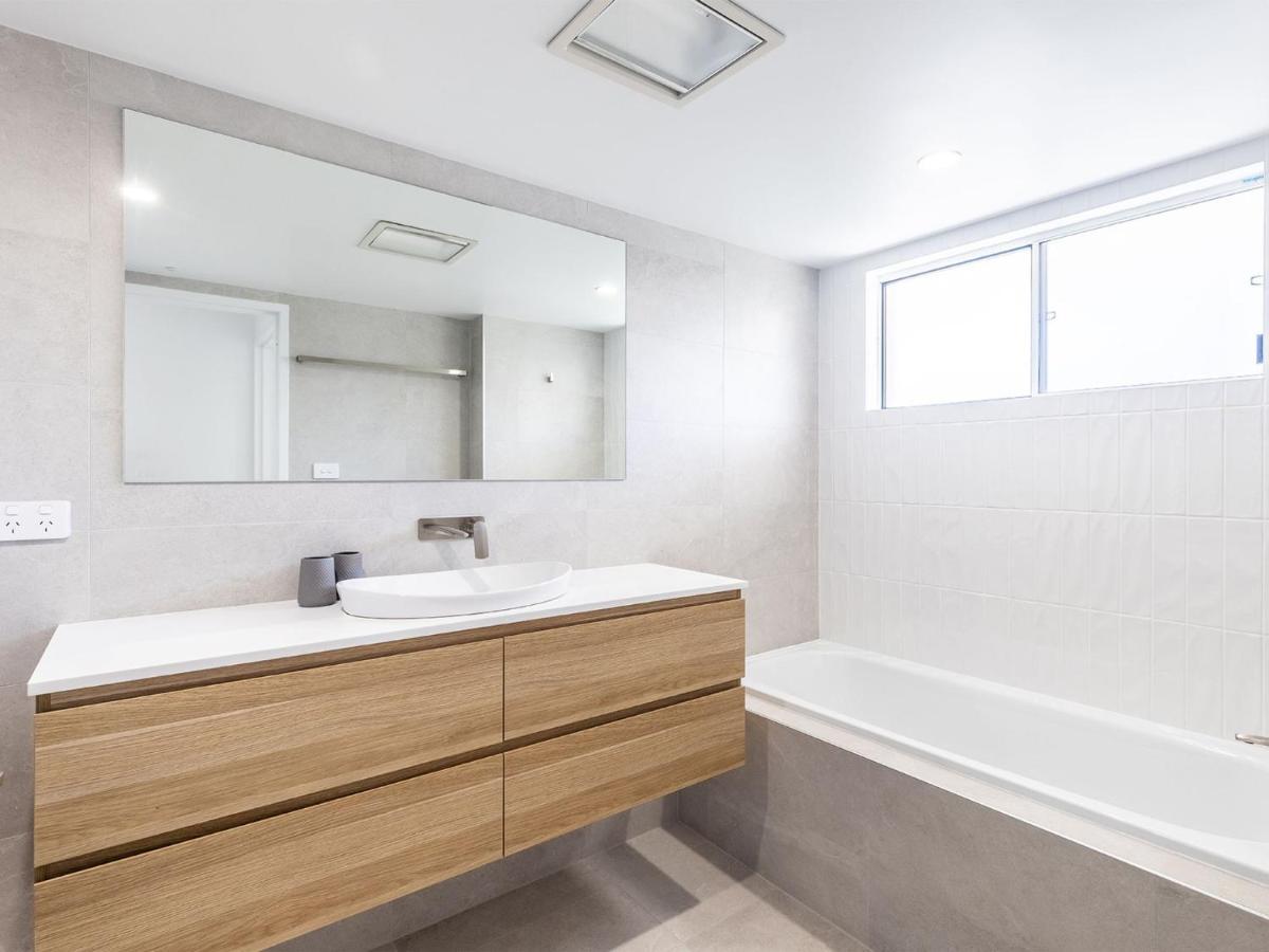 Albacore 3 Waterfront Pool Lift And Views *