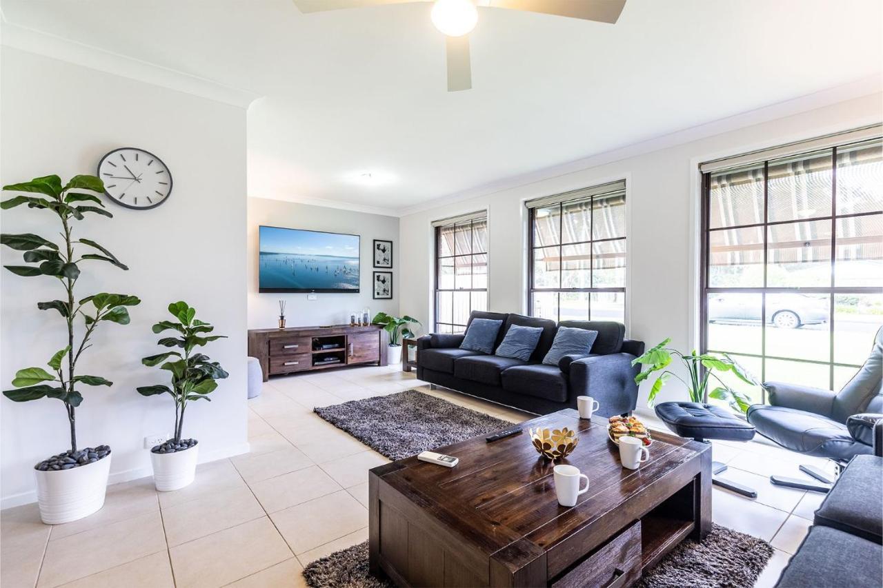 Willows At The Bay Large House With Aircon Wi-fi And Boat Parking Shoal Bay