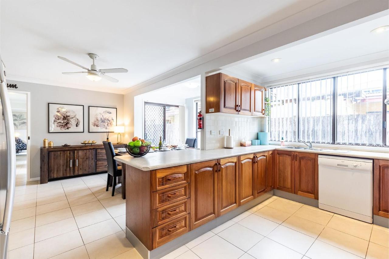 Holiday home Willows At The Bay Large House With Aircon Wi-fi And Boat Parking Shoal Bay