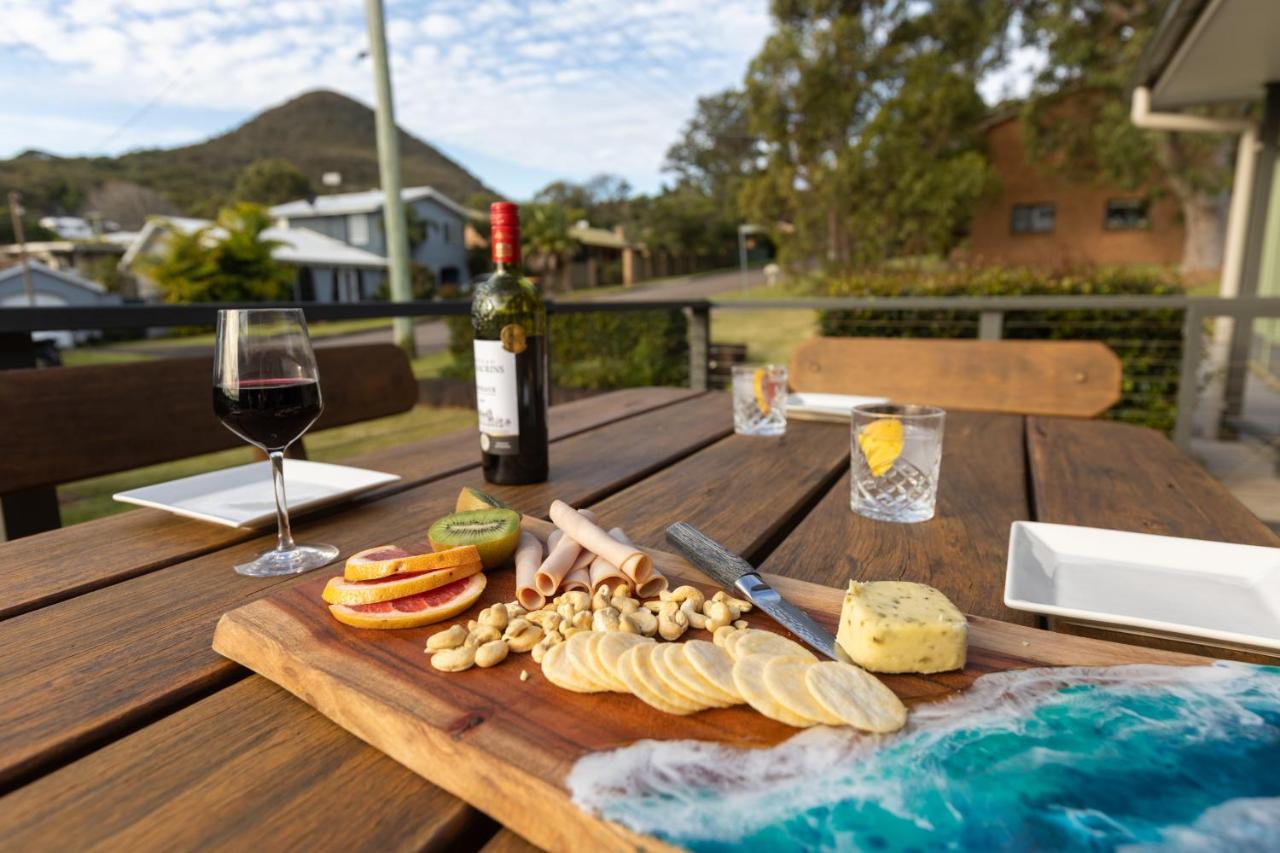 Holiday home Bay Dream Believer, Ample Boat Parking, Pet Friendly 4 Bedroom Holiday House Shoal Bay