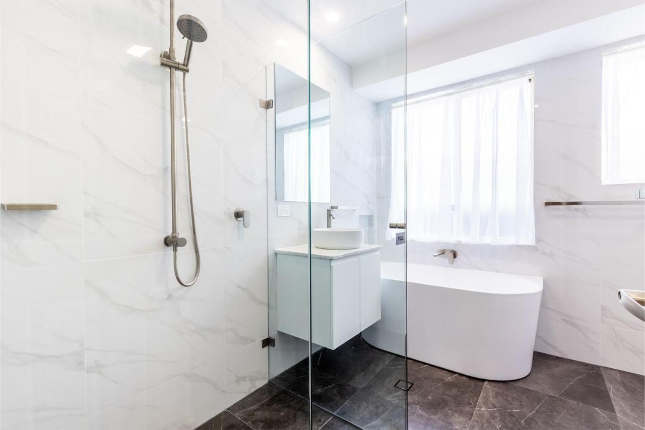 The Bay House Huge Five Bedroom With Wifi And Foxtel * Shoal Bay