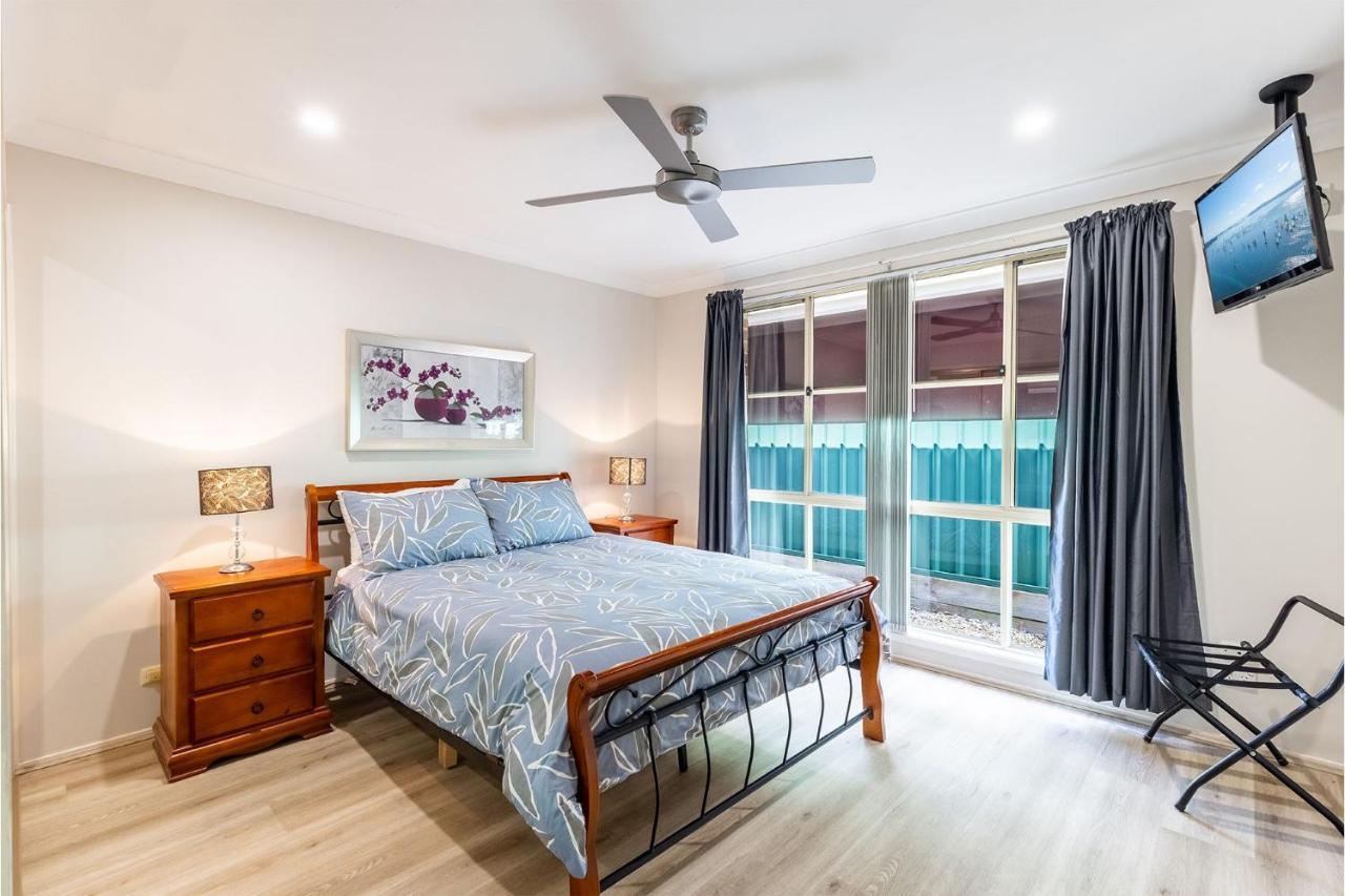 The Bay House Huge Five Bedroom With Wifi And Foxtel Holiday home *