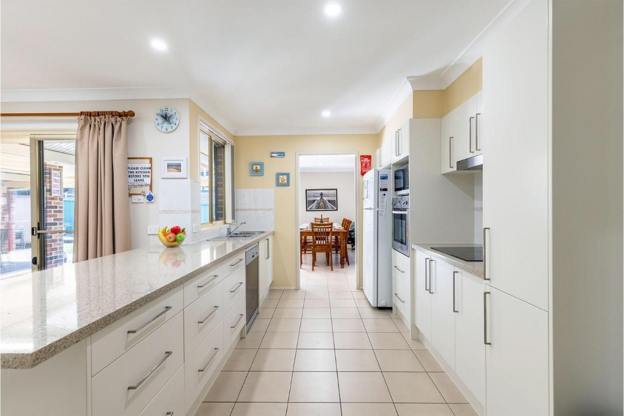The Bay House Huge Five Bedroom With Wifi And Foxtel Holiday home *