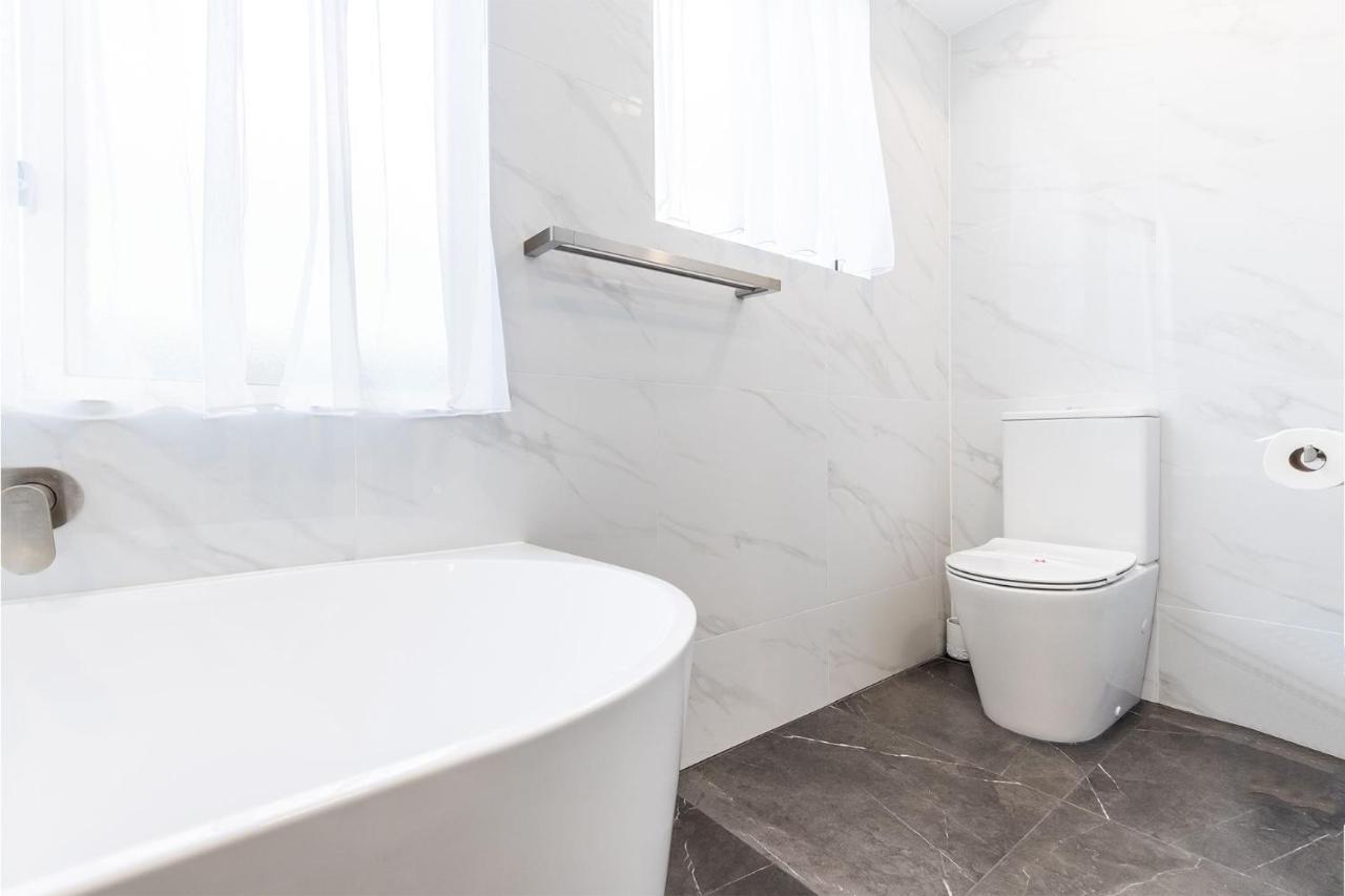 The Bay House Huge Five Bedroom With Wifi And Foxtel * Shoal Bay