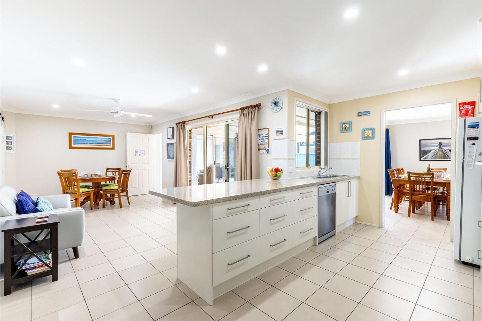 The Bay House Huge Five Bedroom With Wifi And Foxtel Holiday home