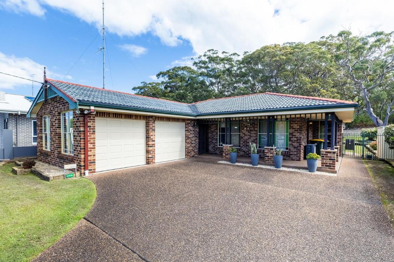 The Bay House Huge Five Bedroom With Wifi And Foxtel Holiday home Shoal Bay