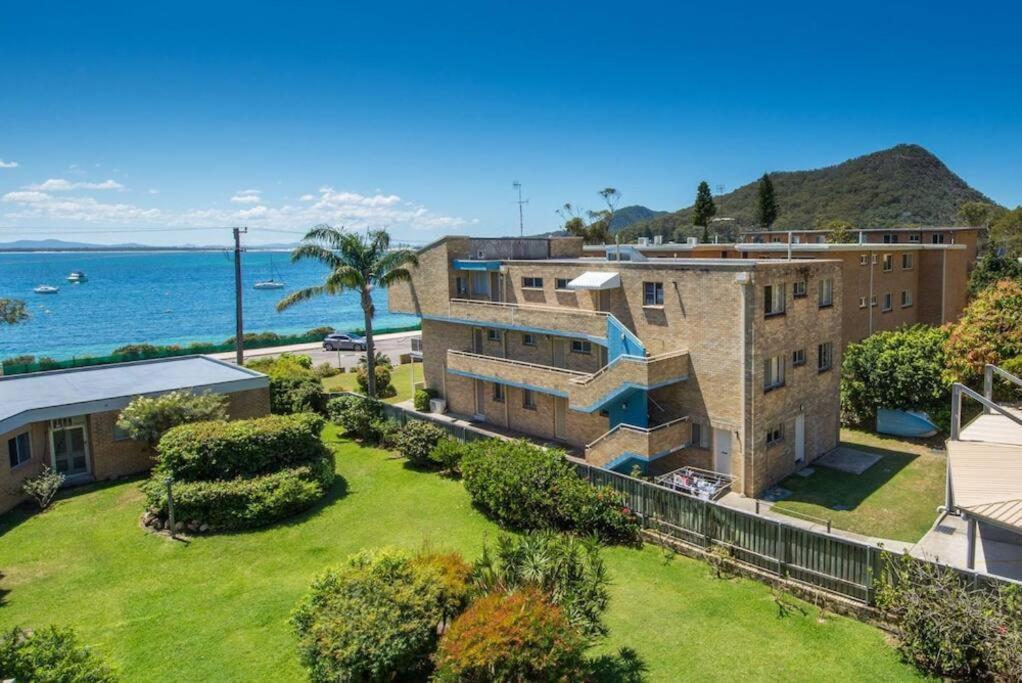 Apartment Sparkling Water Views Over *