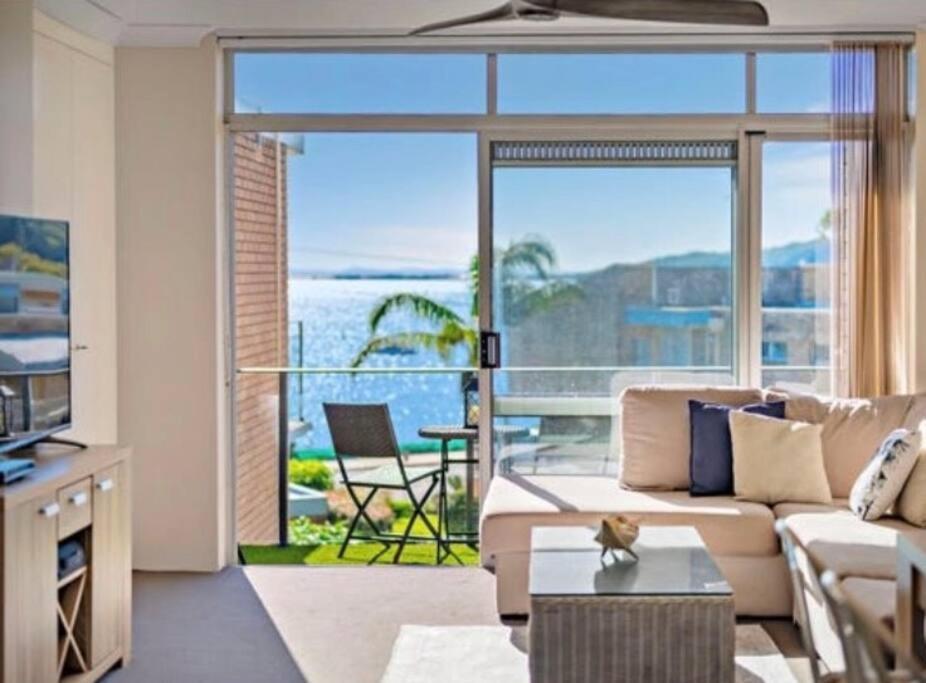 Sparkling Water Views Over * Shoal Bay