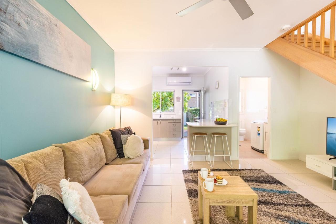 Florida 1 - 2 Min Walk To Shops And Restaurants Shoal Bay