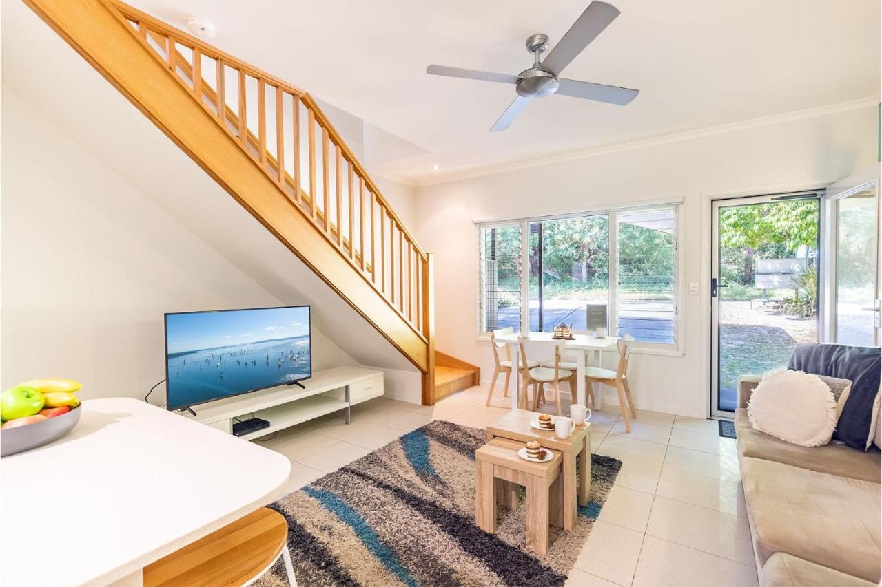 Florida 1 - 2 Min Walk To Shops And Restaurants *
