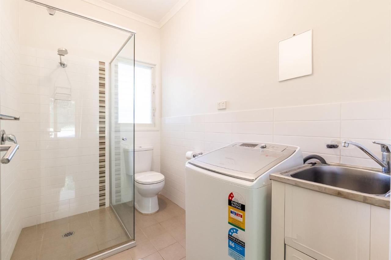Florida 1 - 2 Min Walk To Shops And Restaurants Holiday home Shoal Bay