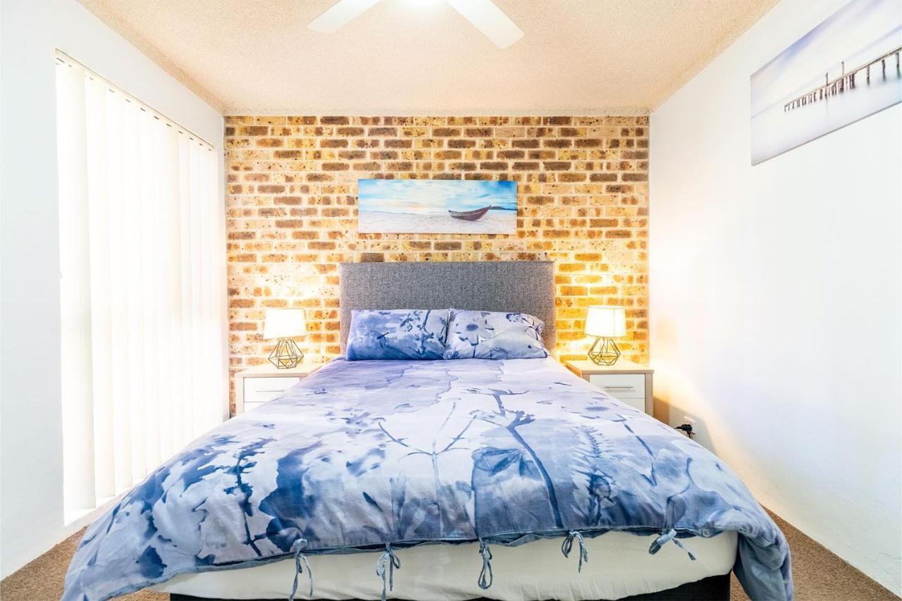 Bay Parklands 23 Located At Little With Air Con Pool And Tennis Court