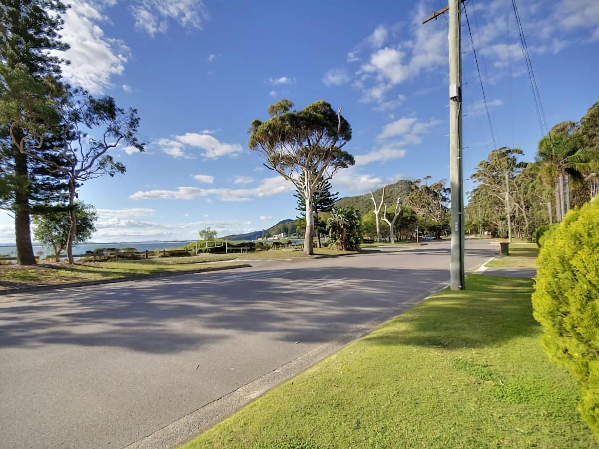 Beachside Unit 4 Holiday home Shoal Bay