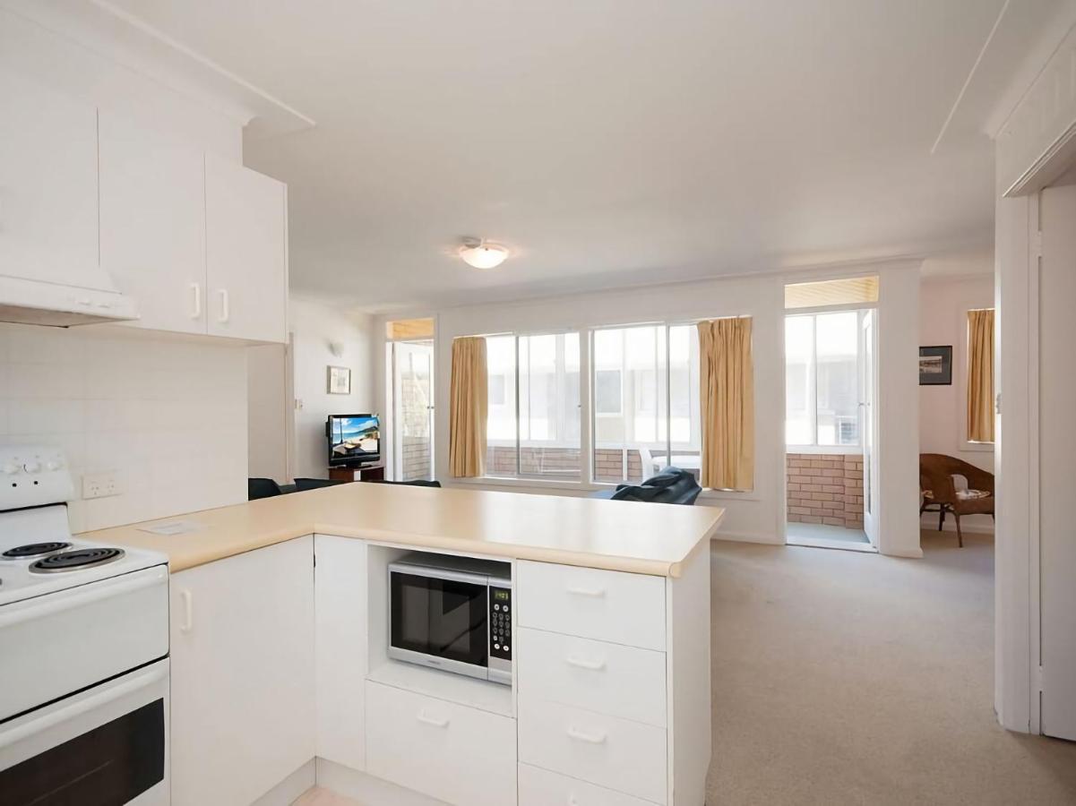 Beachside Unit 5 Apartment *
