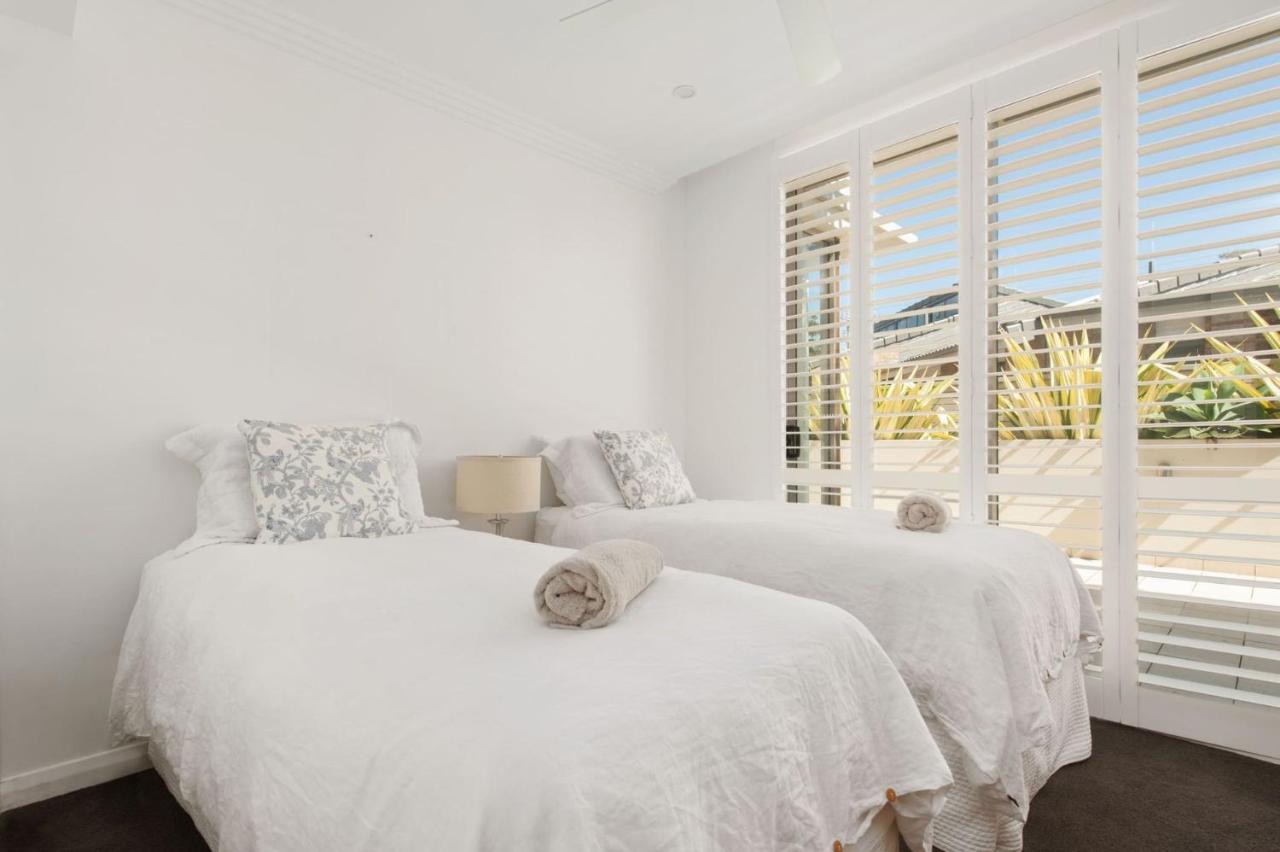 Aura 3 Spectacular Beachside Views Apartment