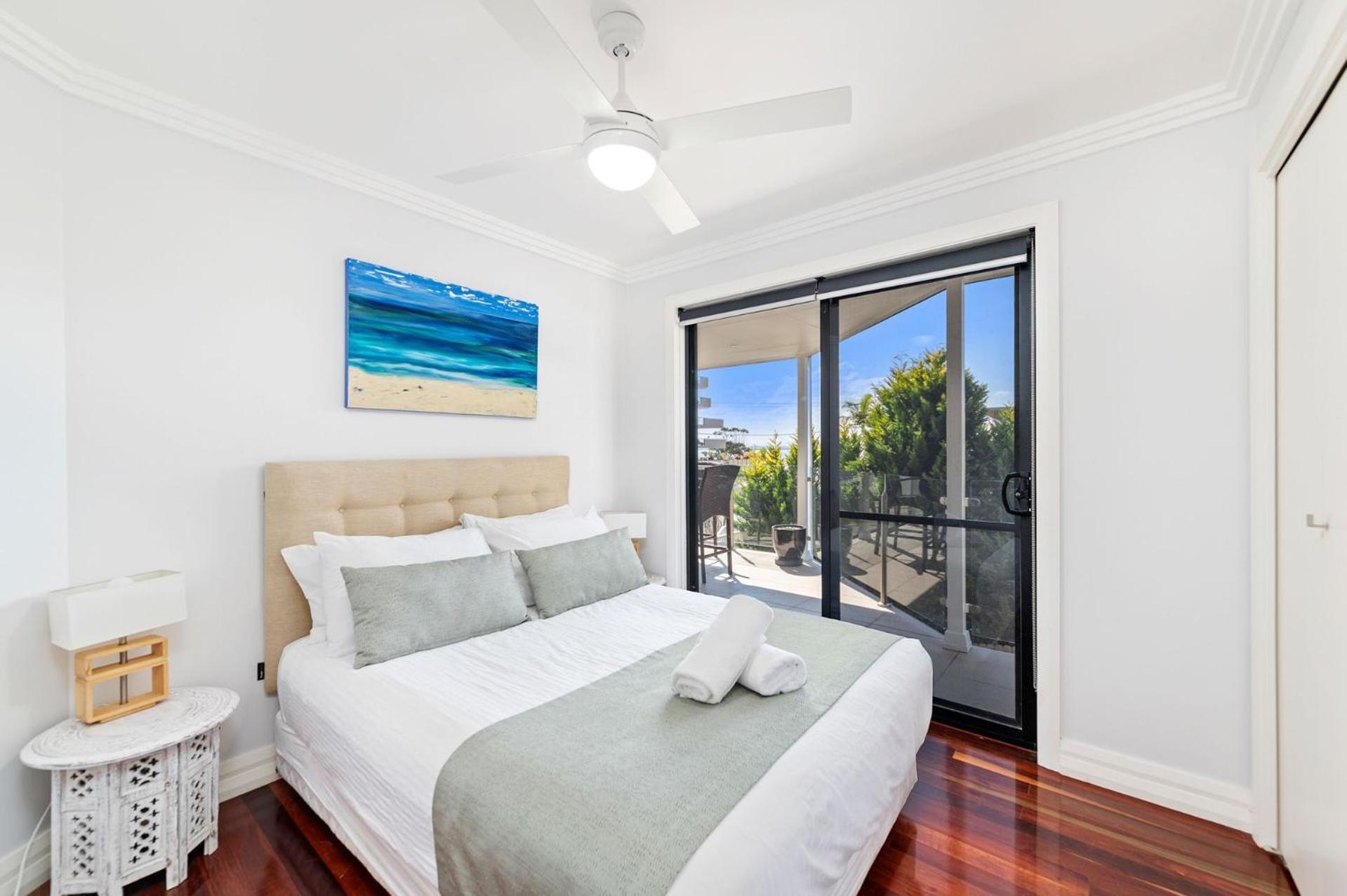Unit 2 Tomaree Road 16 Upstairs Shoal Bay
