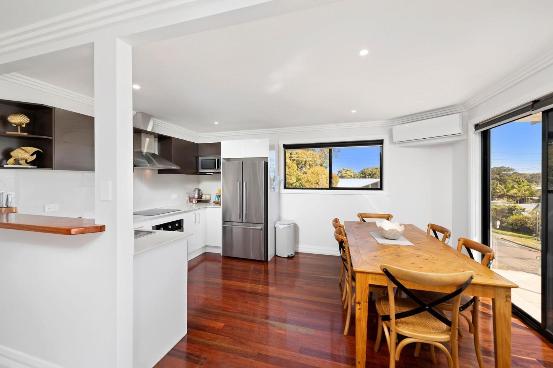 Apartment Unit 2 Tomaree Road 16 Upstairs *