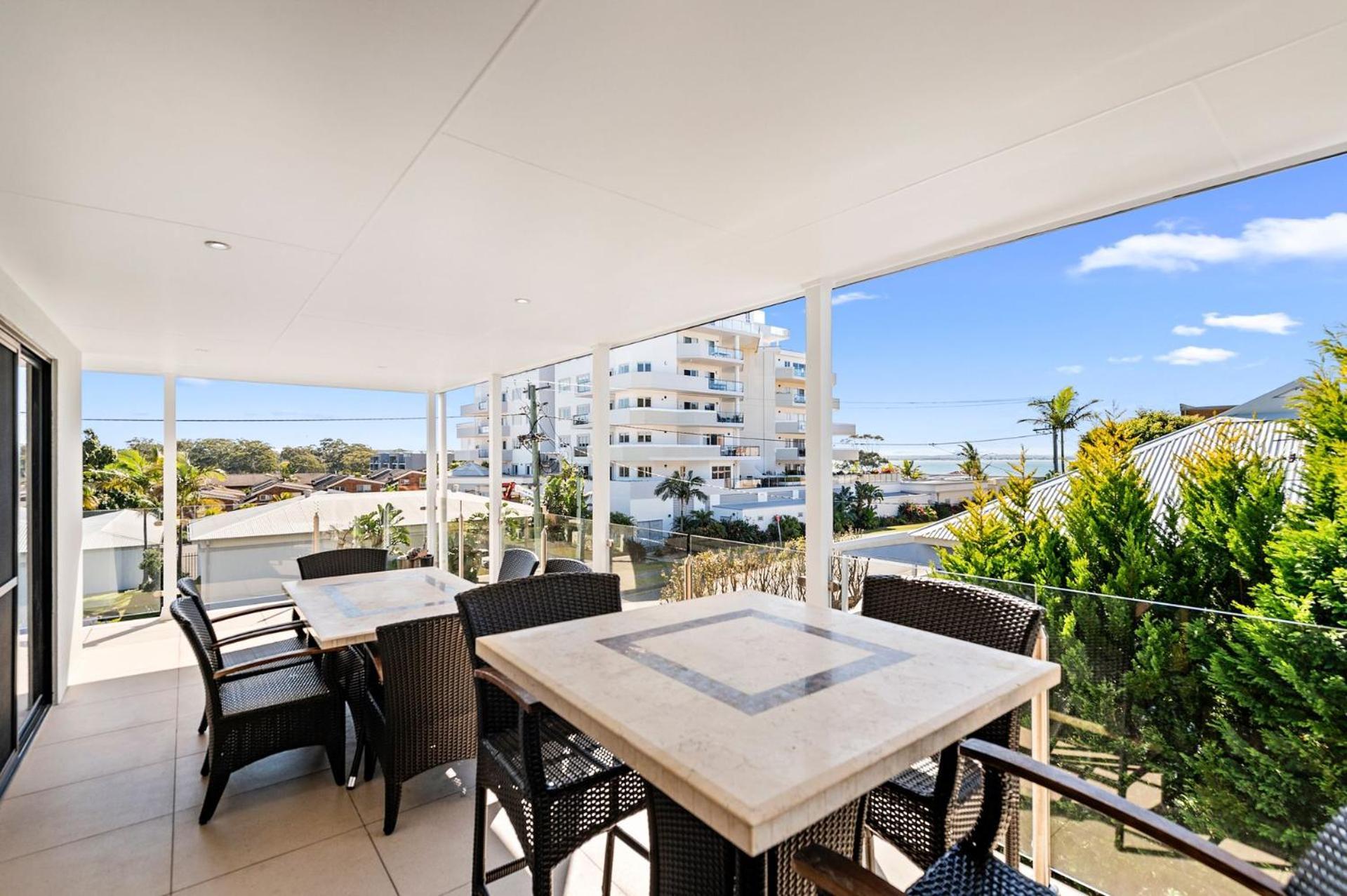 Apartment Unit 2 Tomaree Road 16 Upstairs
