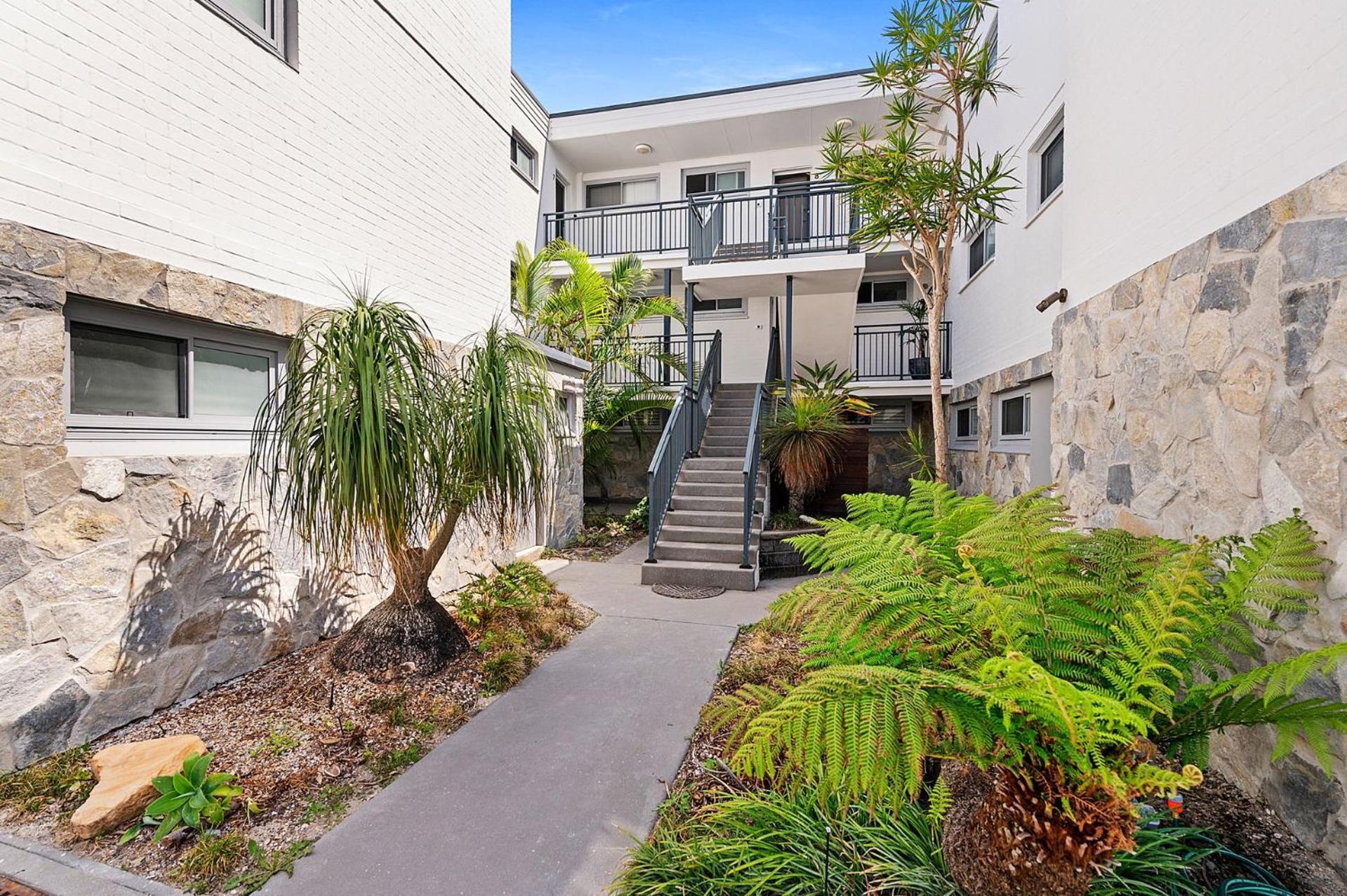 Sundeck Unit 1 51 Ronald Avenue * Shoal Bay