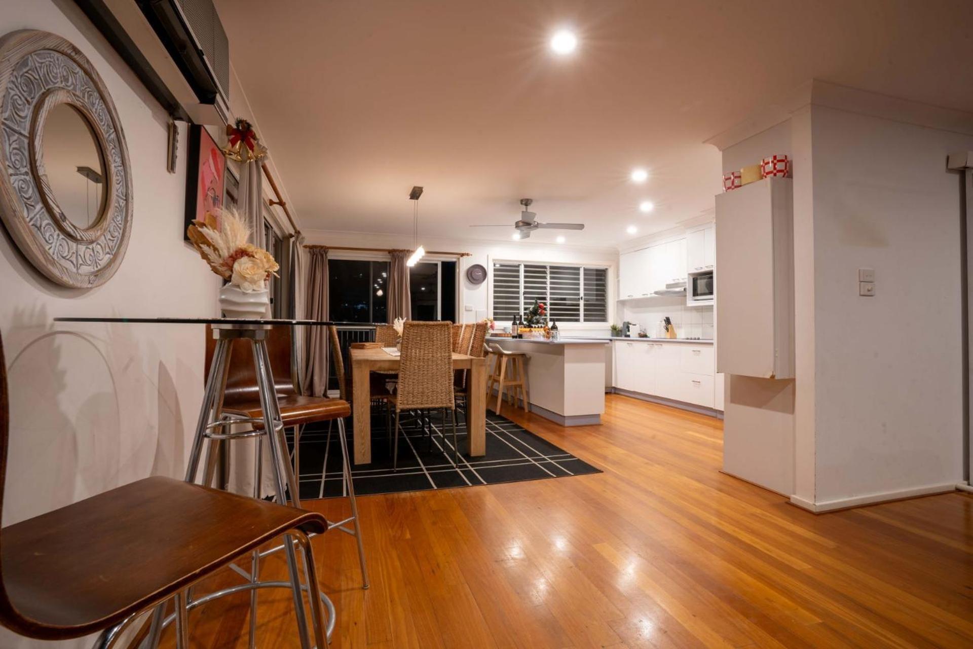 Riggers - 7 Rigney St,