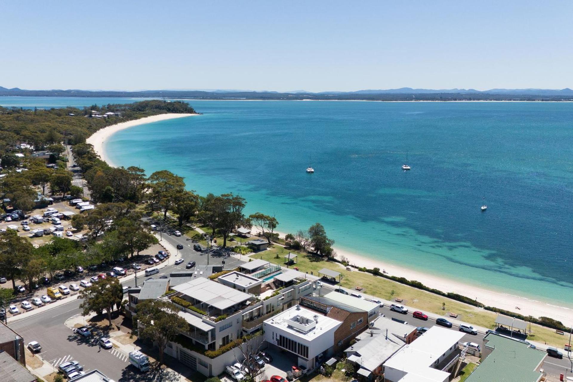 Aura 3 Spectacular Beachside Views *