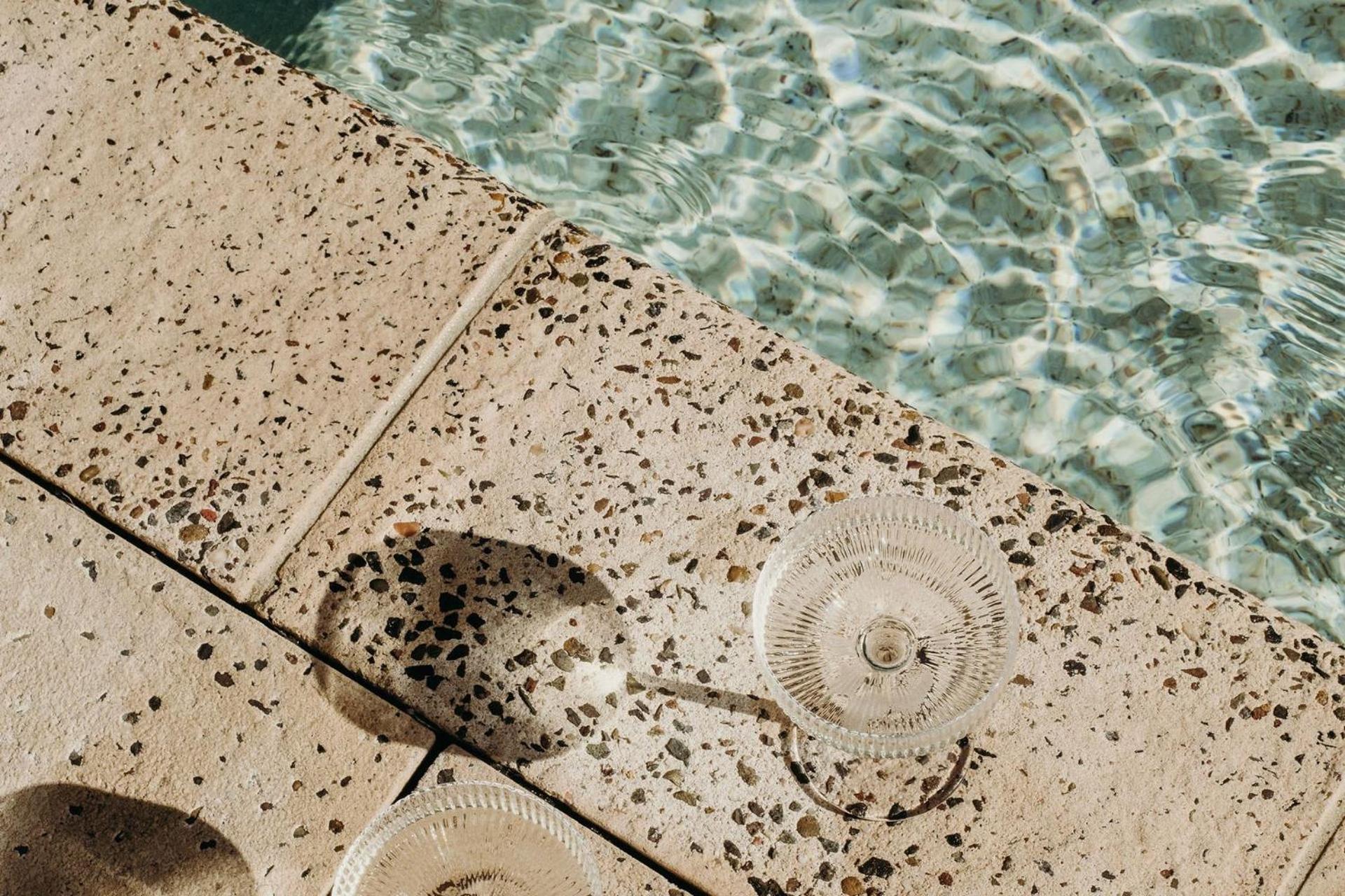 The House, 25 Tomaree Road - Fantastic House With Pool, Linen