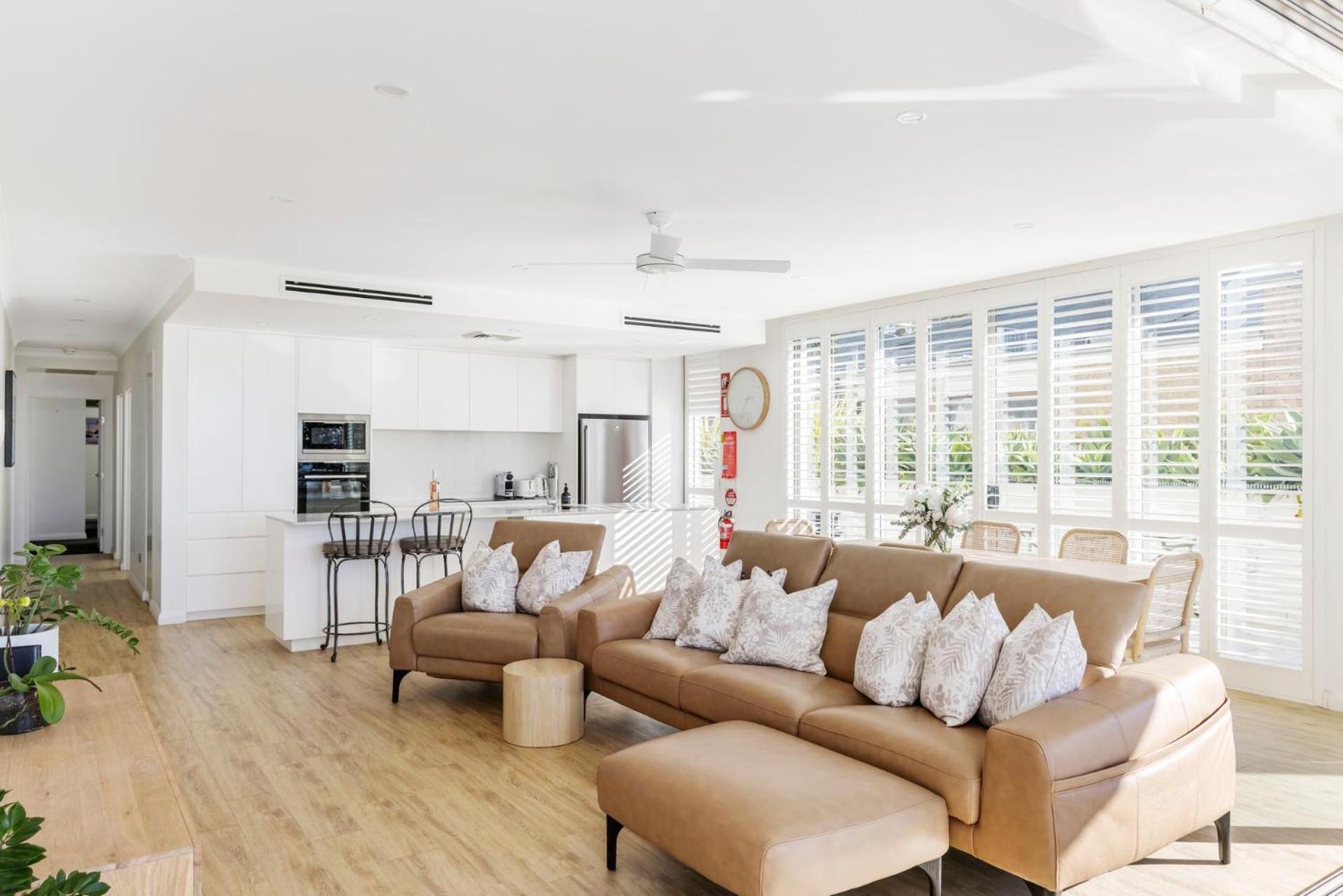 Aura 3 Spectacular Beachside Views Apartment
