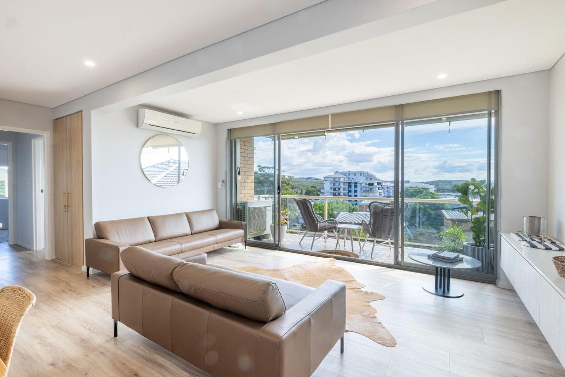 Blue Waters, 2 59 Ronald Ave - Water Views Linen Aircon Wi-fi Apartment *