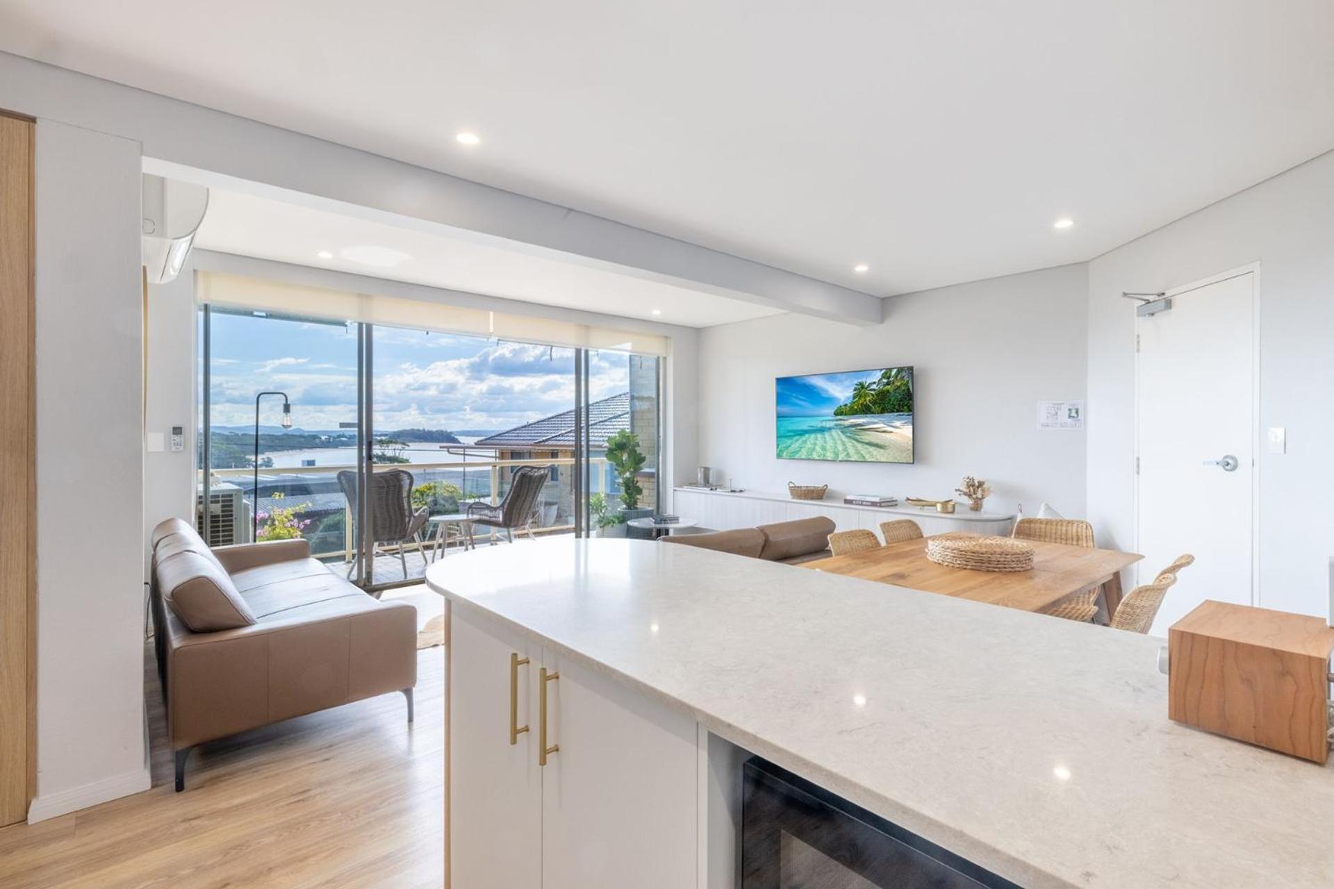 Blue Waters, 2 59 Ronald Ave - Water Views Linen Aircon Wi-fi Shoal Bay