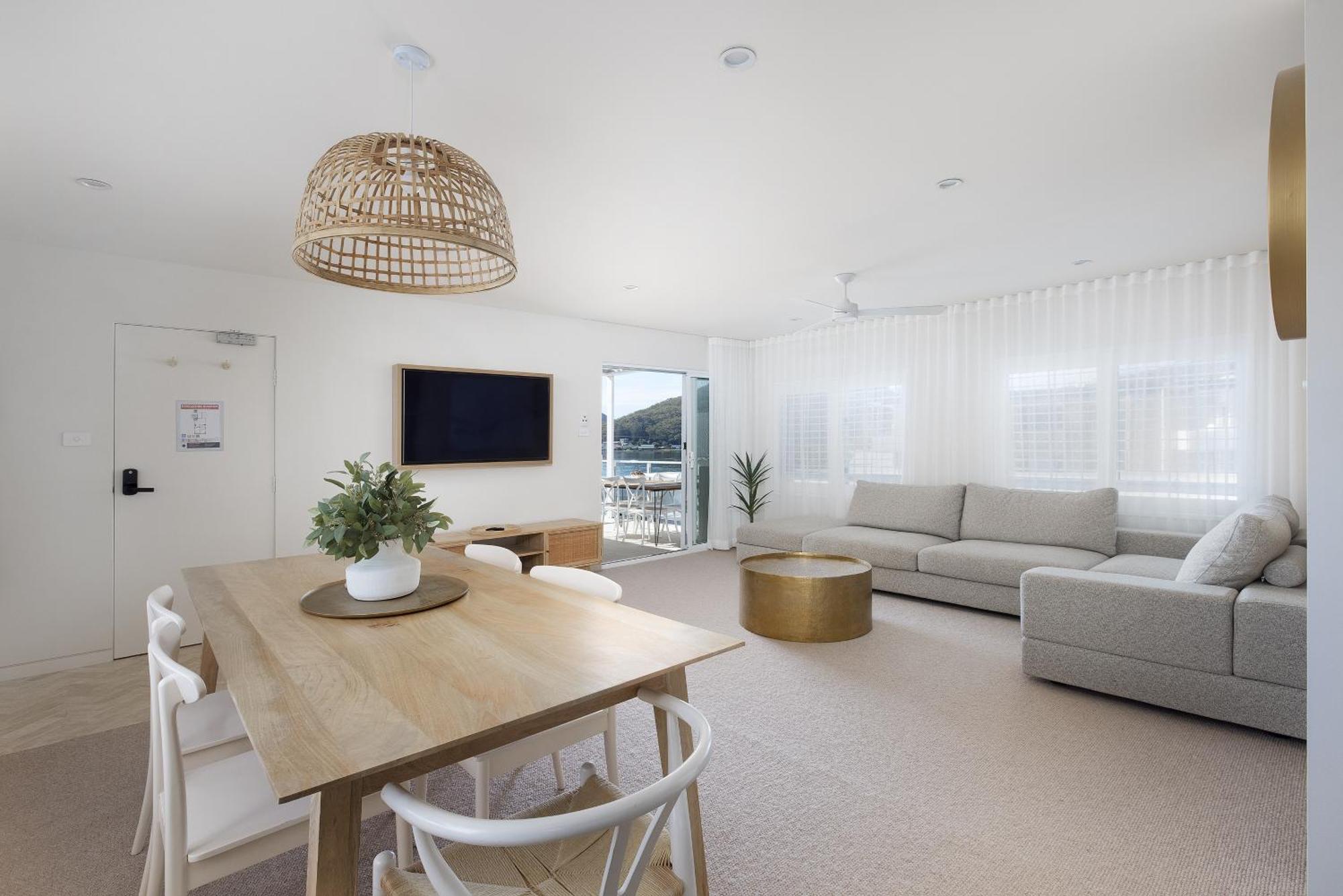 6 Shoal Edge Apartment *
