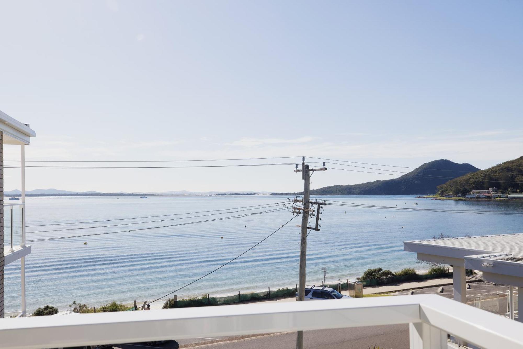 Apartment 6 Shoal Edge *