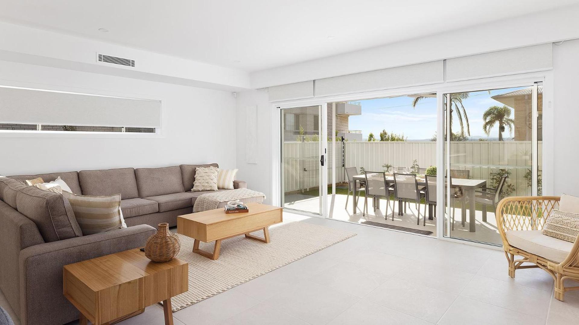 Holiday home Hideaway 1, 3 Lillian St - Stunning Water Views *