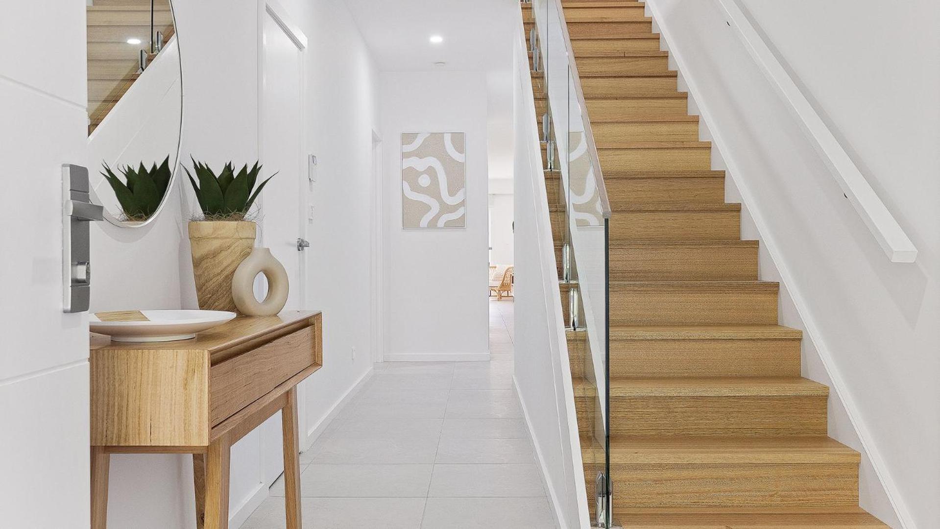 Hideaway 1, 3 Lillian St - Stunning Water Views