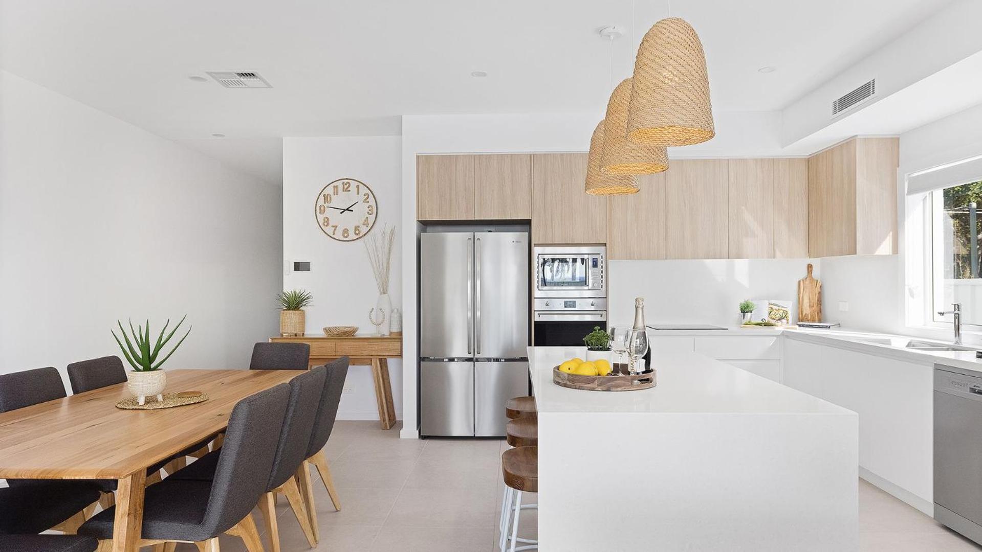 Holiday home Hideaway 1, 3 Lillian St - Stunning Water Views *