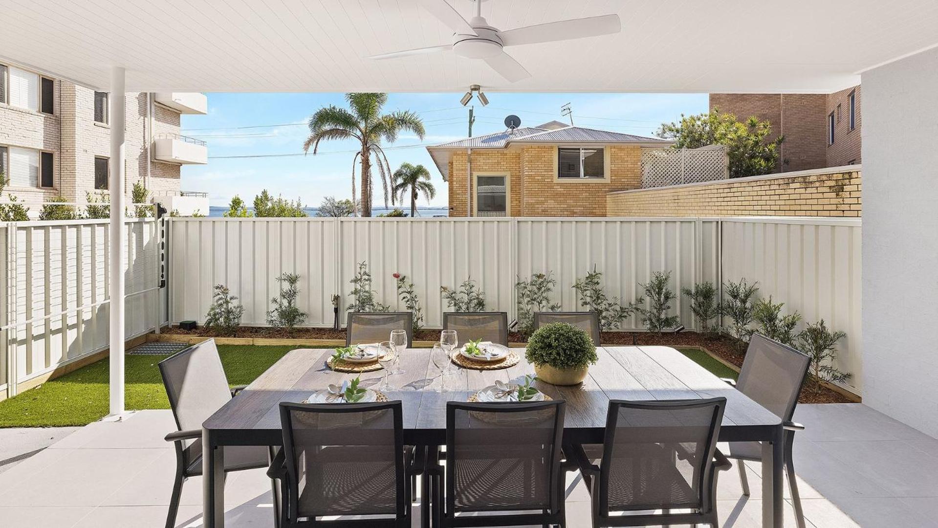 Holiday home Hideaway 1, 3 Lillian St - Stunning Water Views Shoal Bay
