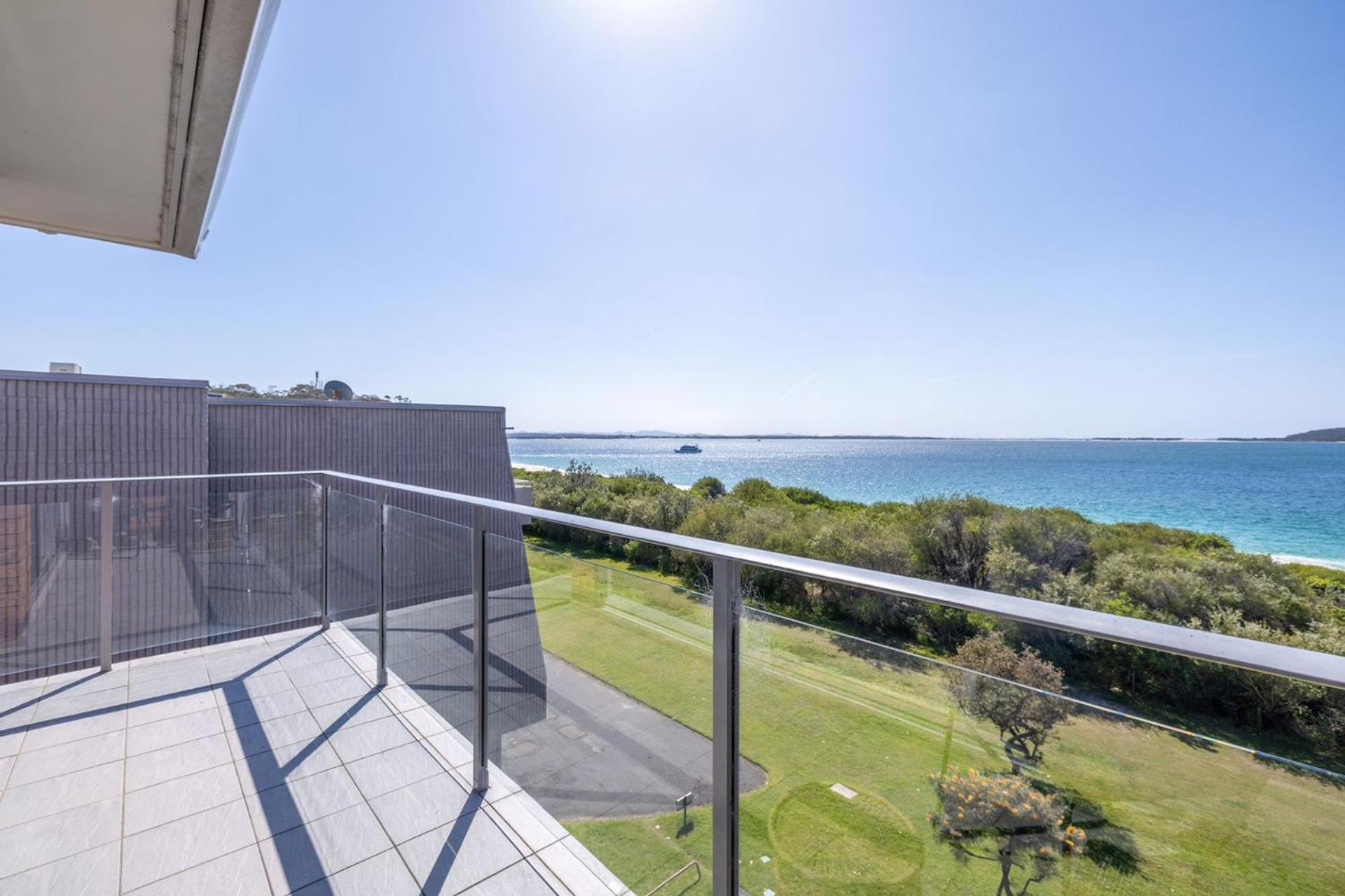 Apartment Luskin 11 Stunning Water Views